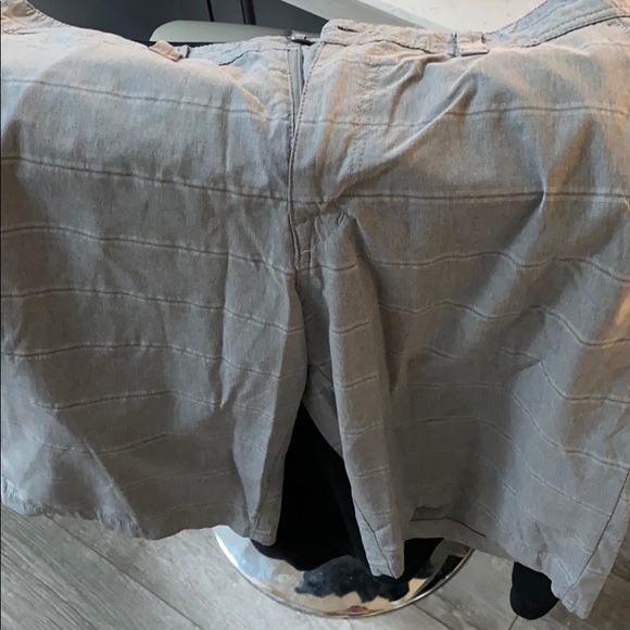 Volcom Shorts - Picture 2 of 3